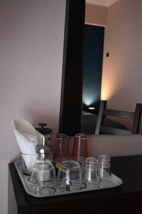 Katzen Room by the Metro Athen Exterior foto