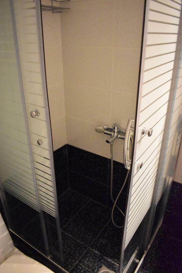 Katzen Room by the Metro Athen Exterior foto